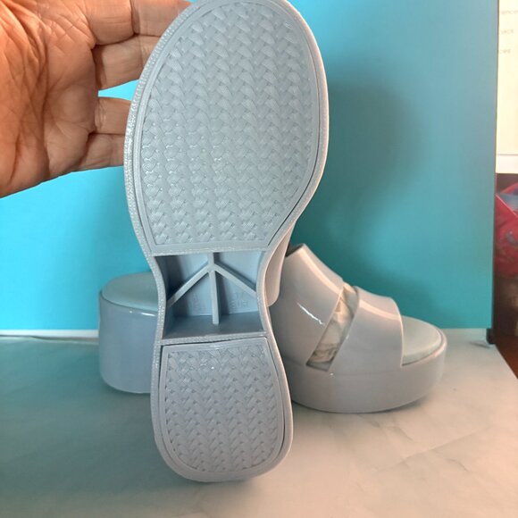 Cool Planet by Steve Madden Baby Blue Slip Ons Size 6 - Picture 2 of 4